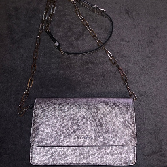Prada mini leather bag - Picture 4 of 8